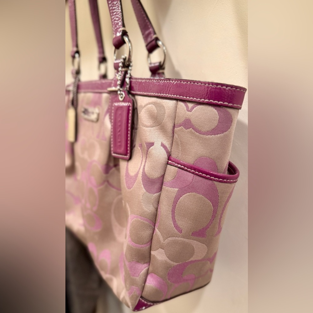 Coach Signature Canvas Tote Bag Purple Patent Leather Trim Shoulder Bag - Picture 7 of 10